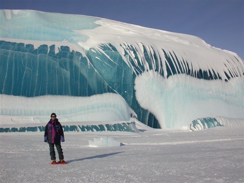 Iceberg’s breaking wave © SW